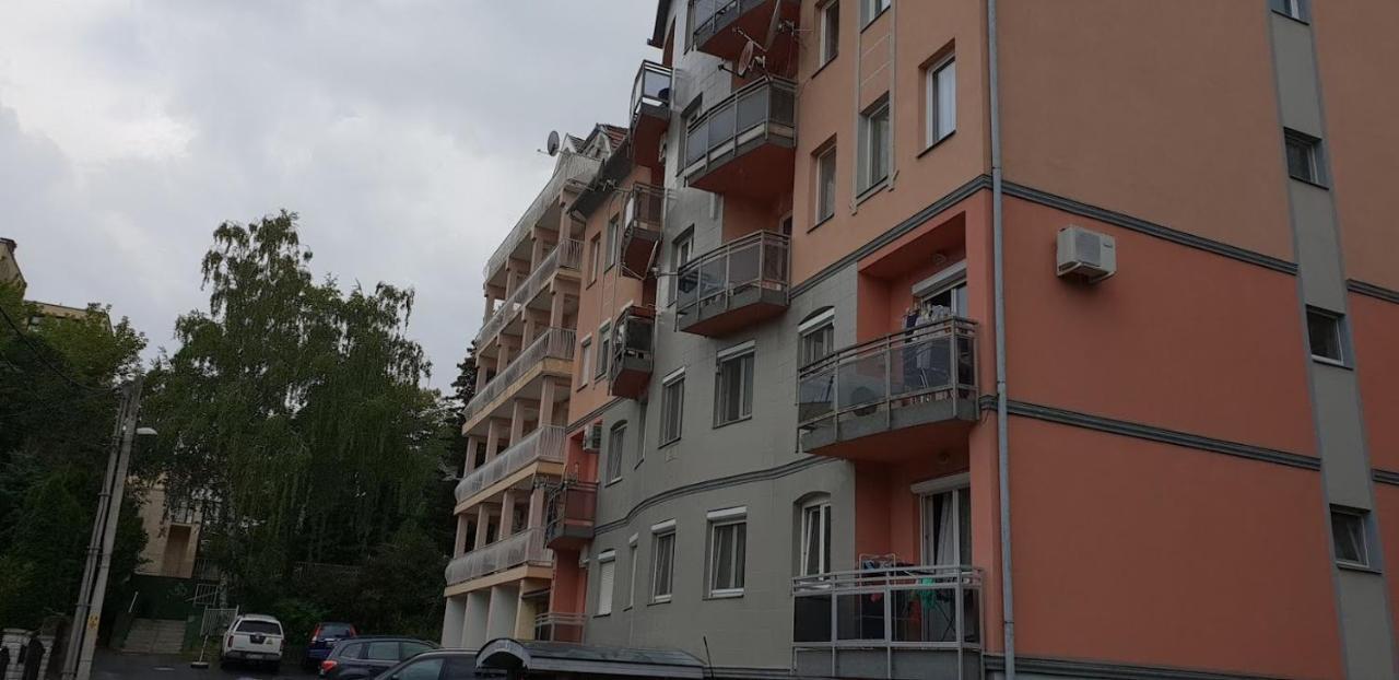 Rozsa Apartman Apartment Heviz Exterior photo