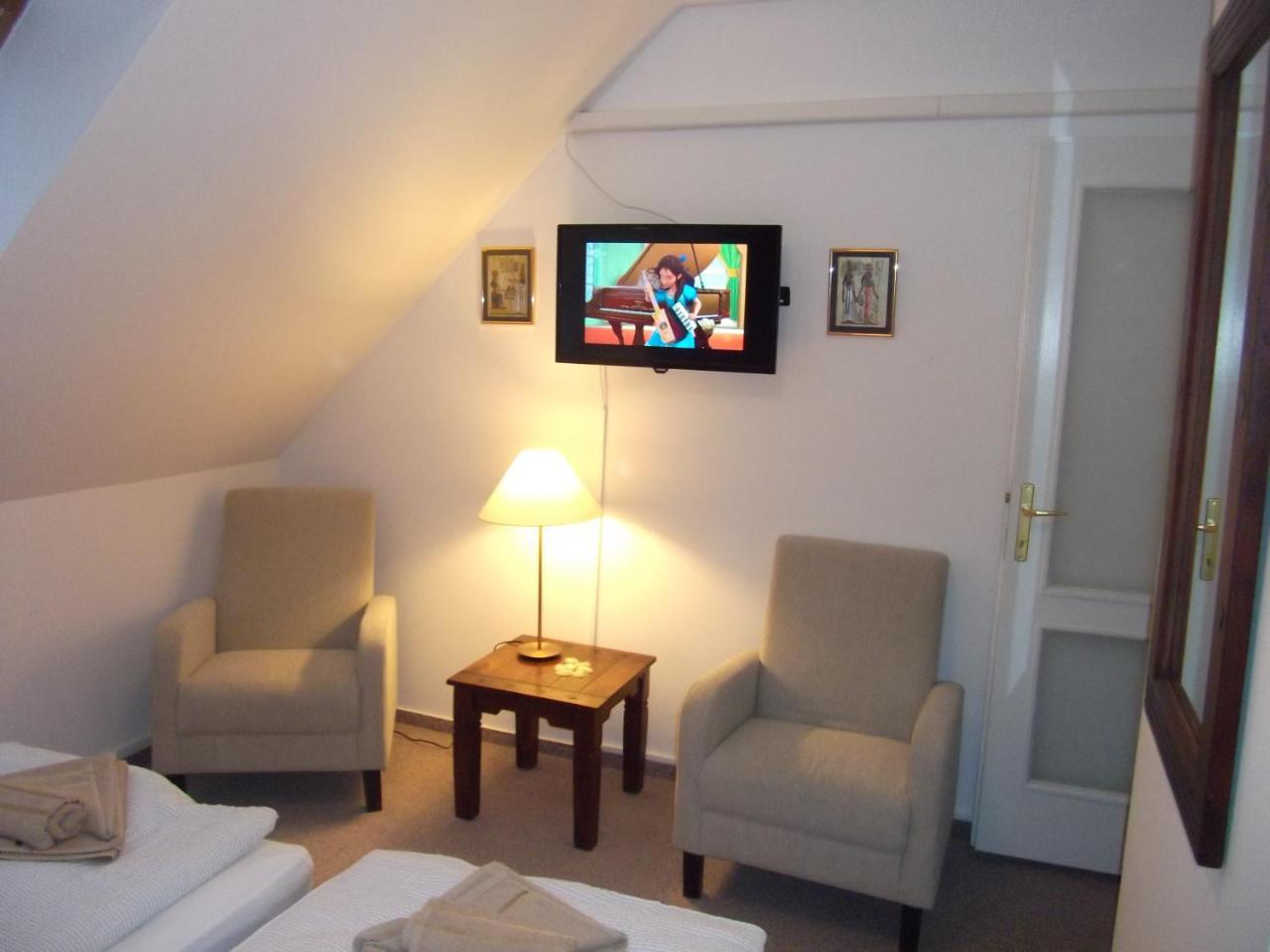 Rozsa Apartman Apartment Heviz Exterior photo