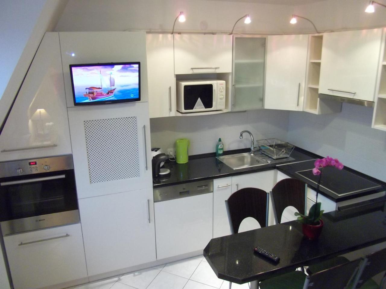 Rozsa Apartman Apartment Heviz Exterior photo